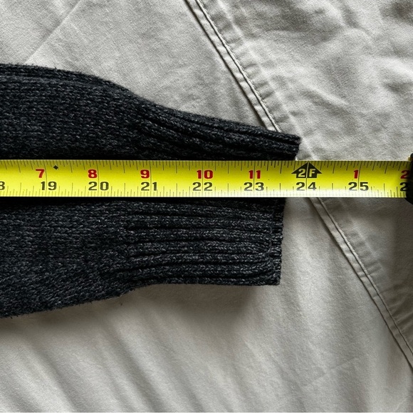 Urban Pipeline Gray Crewneck Sweater with Wolf Design - Picture 6 of 6